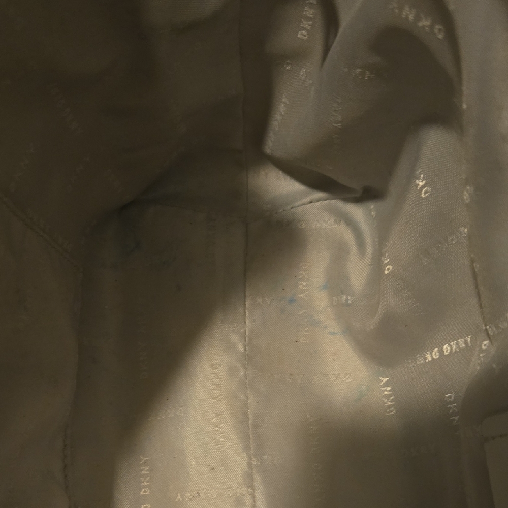 DKNY Bryant Medium Zippered Tote Bag - Picture 10 of 12